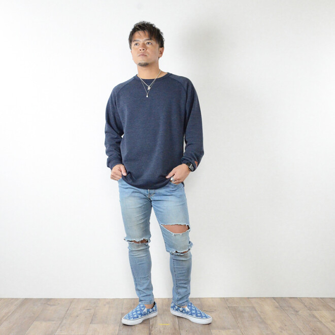 シークレットアドマイアのヘザーディープネイビーのスウェットのトップスは裏起毛で柔らかく着心地の良い素材で仕立てた自慢の一枚